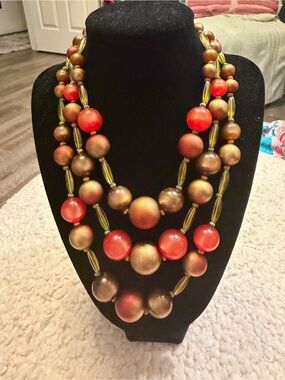 ✨ Vintage 1950s 60s Triple Strand Lucite Style Bead Necklace MCM Coral Bronze ✨